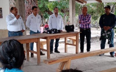 MANUEL SALCEDO REFRENDA APOYO A CAFETALEROS DE LA ZONA SERRANA DEL MUNICIPIO.