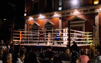 #Boxeo|| Una extraordinaria tarde-noche se vivió en Acaponeta con la gran exhibición de boxeo con peleadores jóvenes de Nayarit, futuras promesas de este deporte en Nayarit.