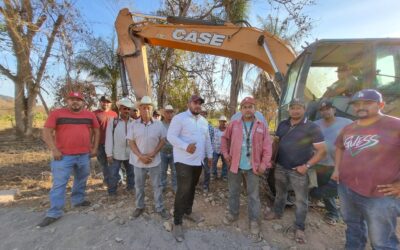 #Jagüeyes|| Llegó a El Motaje la maquinaria para continuar con la construcción de abrevaderos en apoyo a ganaderos de la comunidad.