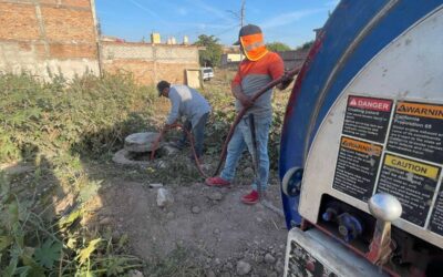 #Drenaje|| Con el apoyo del camión vactor, personal de Oromapas Acaponeta trabajó en la limpieza del emisor principal que lleva del cárcamo en Mazatlancito hacia el cárcamo de San José.
