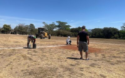 Mantenimiento al campo de beisbol de El Resbalon. #SigamosAvanzando #gobiernoacaponeta