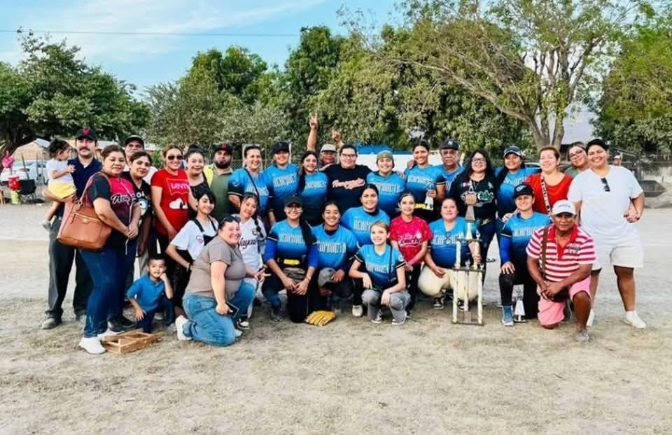 #Softbol|| El Gobierno De Acaponeta en coordinación con el Instituto Municipal Del Deporte, el sábado 3 de mayo llevó a cabo la premiación de la final de Softbol Femenil temporada 2024-2025 que lleva por nombre «Griselda Rubino», En la comunidad de San Miguel .